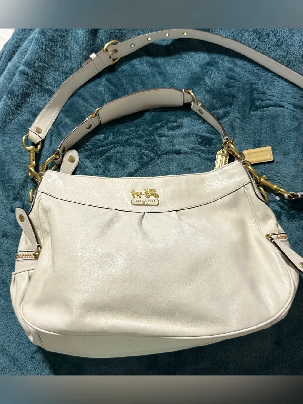 Vintage Coach Madison Cream Glazed Leather Shoulder Bag with Gold Hardware